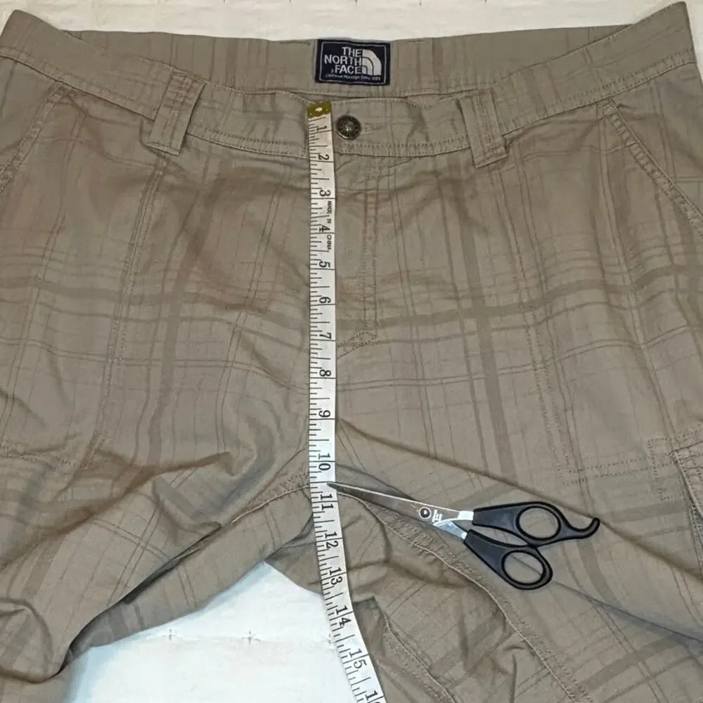 The North Face Cargo Shorts Men's 38R | Beige Plaid Ripstop Gorpcore Outdoor